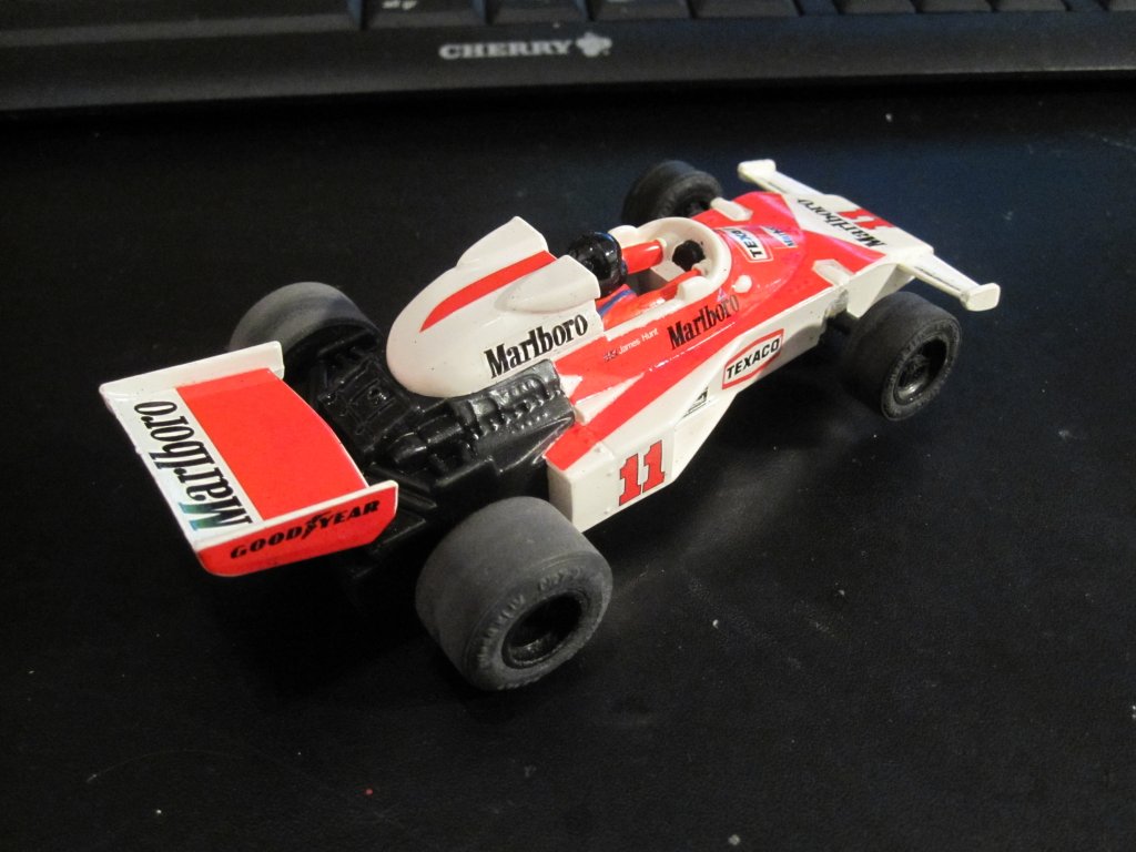 scalextric mclaren m23